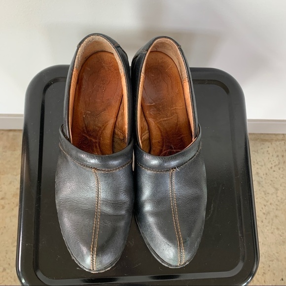 Born Leather Slip On Shoes w/Heel Size 7M - Picture 3 of 10